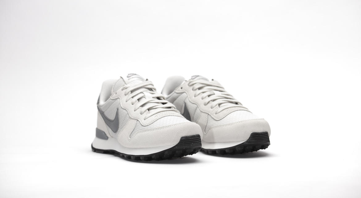 Nike internationalist light bone hotsell cool grey